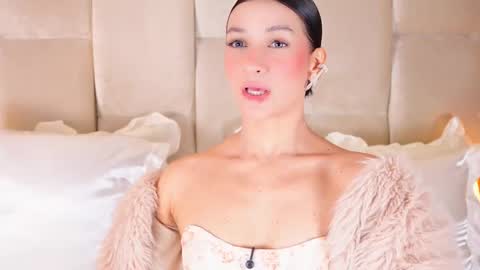 kira online show from November 10, 4:18 am