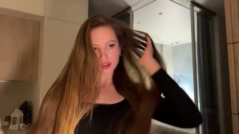 Kira online show from March 2, 6:47 pm