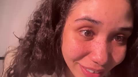 Kiss  Currency online show from February 9, 11:29 pm