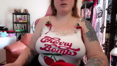 kissica online show from April 6, 8:48 am