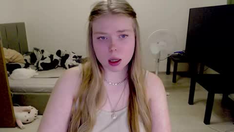 Jennyblonde and Emmabrunette online show from November 20, 3:46 pm