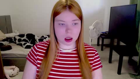 Jennyblonde and Emmabrunette online show from March 3, 1:39 pm