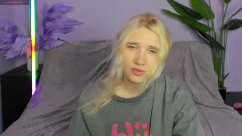 kitty blondy online show from April 6, 4:46 am