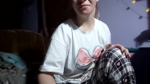 Kitti online show from December 5, 4:52 pm