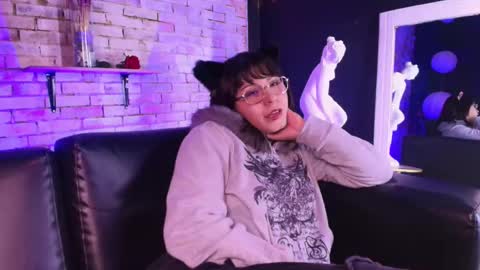 Kitty online show from March 21, 8:19 am