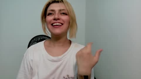 Kitty Trixy online show from May 1, 8:45 pm
