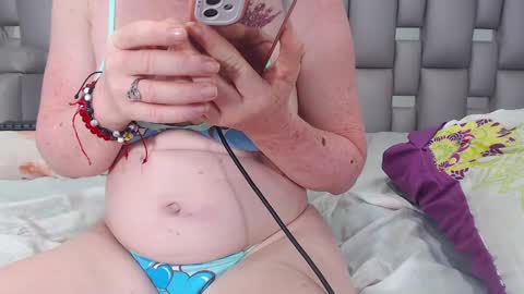 kittywhiteass online show from November 6, 12:49 am