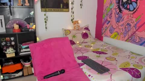 Kitty Zen online show from March 11, 5:02 pm