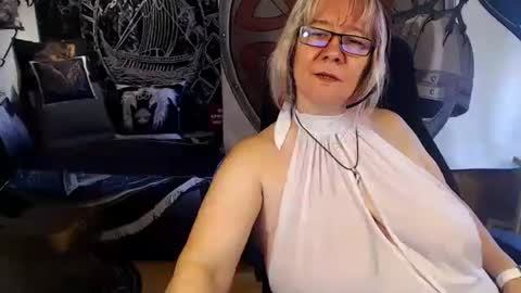 Michelle online show from September 25, 9:19 am