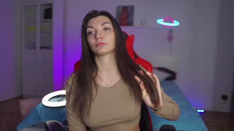 Alice online show from December 5, 8:44 pm