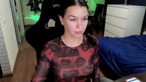 Alisa.         online show from December 13, 9:51 pm