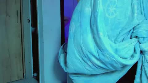 Khloe online show from February 26, 3:57 am