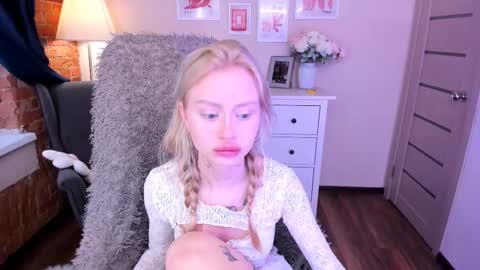 kris_grant online show from February 28, 10:30 am