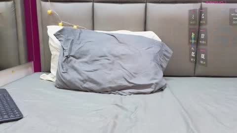 Krista Ritter online show from October 17, 2:48 am