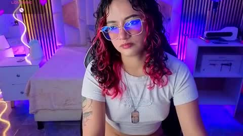 kristen_tay online show from March 27, 3:30 am