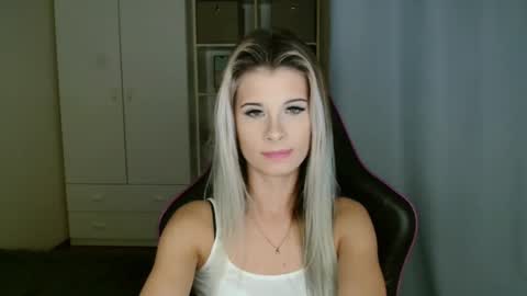 KristineAmore online show from December 4, 5:03 pm