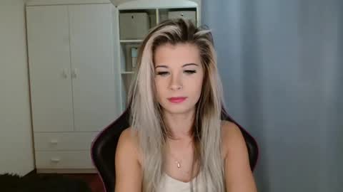 KristineAmore online show from November 30, 8:07 am