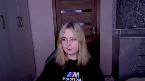 Kristy online show from February 18, 10:09 pm