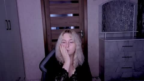 Kristy online show from April 27, 10:51 pm