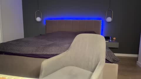 Kristi online show from September 15, 4:10 am