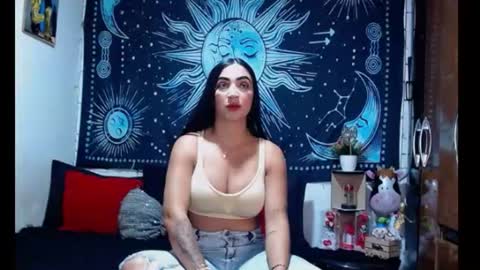 kylie online show from August 5, 8:04 pm