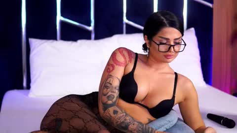 Kylie online show from February 4, 9:51 pm