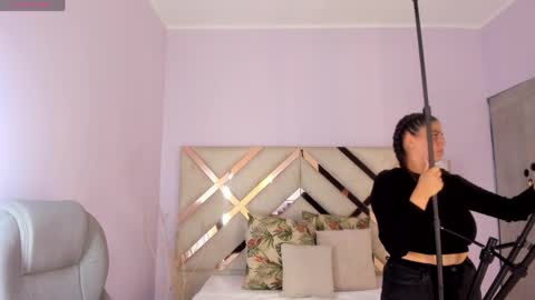 Kylie Reyes  online show from April 7, 7:27 pm