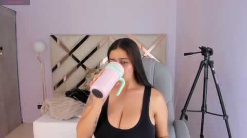 Kylie Reyes  online show from April 16, 7:35 pm