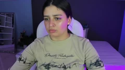 Kylie Reyes  online show from January 21, 7:17 pm