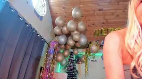   online show from December 8, 10:03 pm