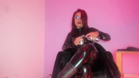 K Y L I E online show from October 30, 7:48 pm