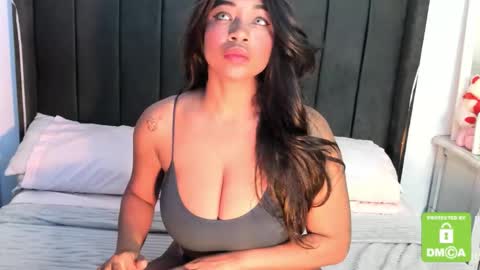 kylie white boobs online show from February 19, 9:13 pm