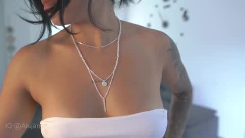 schedule 300 pm - 1100pm colombia time online show from September 11, 6:19 pm