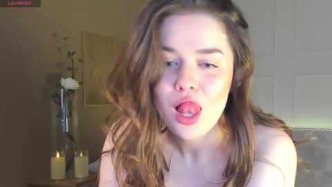 Melanie online show from November 21, 9:39 pm