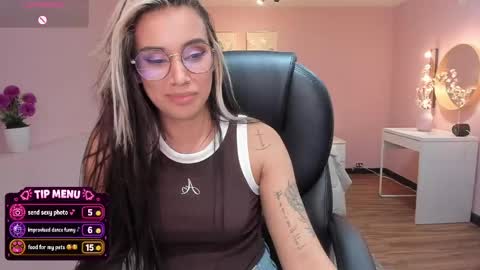 T A T I A N A online show from June 4, 2:54 pm