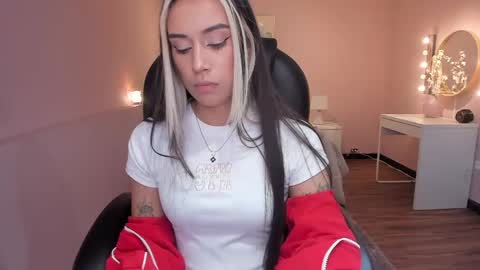 T A T I A N A online show from May 29, 11:41 am