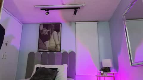 Cris  online show from March 8, 11:35 am