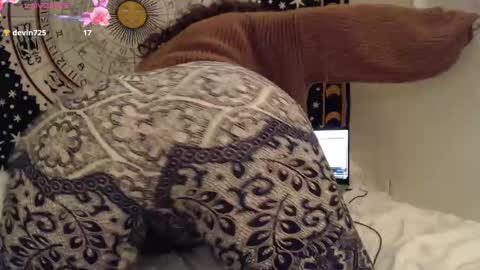 Lacey online show from October 27, 10:37 pm