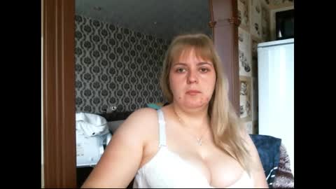 lady cute cat29 online show from September 18, 4:00 am