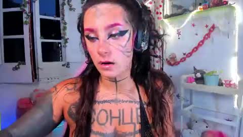 Mia online show from July 29, 7:36 pm