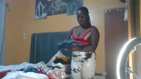 lindah32 online show from April 15, 9:04 pm