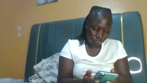 lindah32 online show from March 30, 11:37 pm