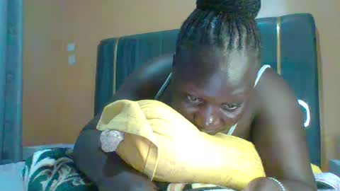 lindah32 online show from July 15, 11:53 pm