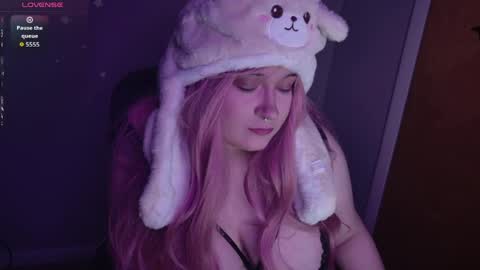 ladybugladyxx online show from May 10, 1:07 am