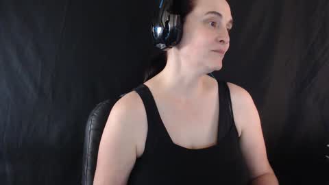 LadySlate online show from February 1, 1:55 am