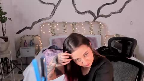 Lady  online show from October 7, 5:01 am