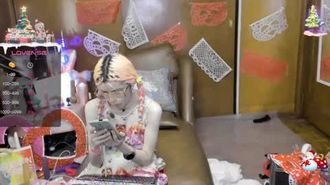 Skinnygirl online show from February 18, 12:05 am