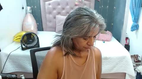 lalisha online show from January 17, 1:35 am