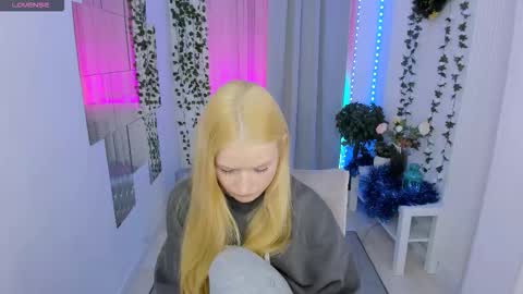 Laly online show from January 7, 4:32 pm