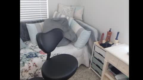 Nikki LaMarr online show from October 15, 7:05 pm